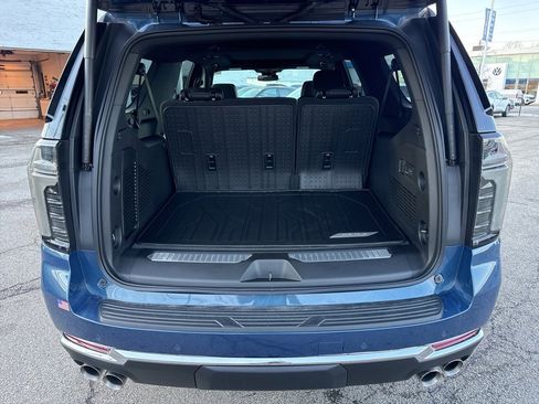 Used 2025 Chevrolet Suburban Premier w/ Sun And Tow Package image 14