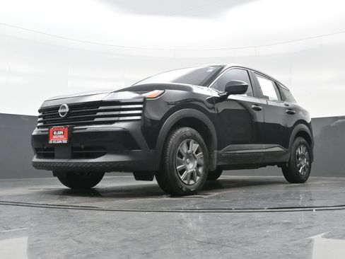 Used 2025 Nissan Kicks S image 25