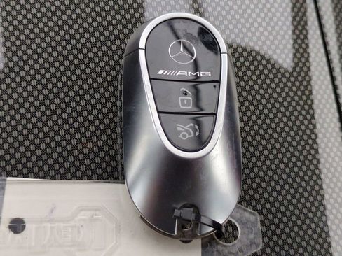 Used 2024 Mercedes-Benz GLC 43 AMG 4MATIC image 30