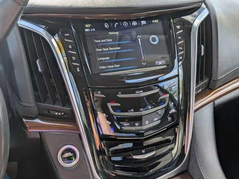 Used 2020 Cadillac Escalade Luxury w/ Escalade Sport Edition AWD/4WD image 25
