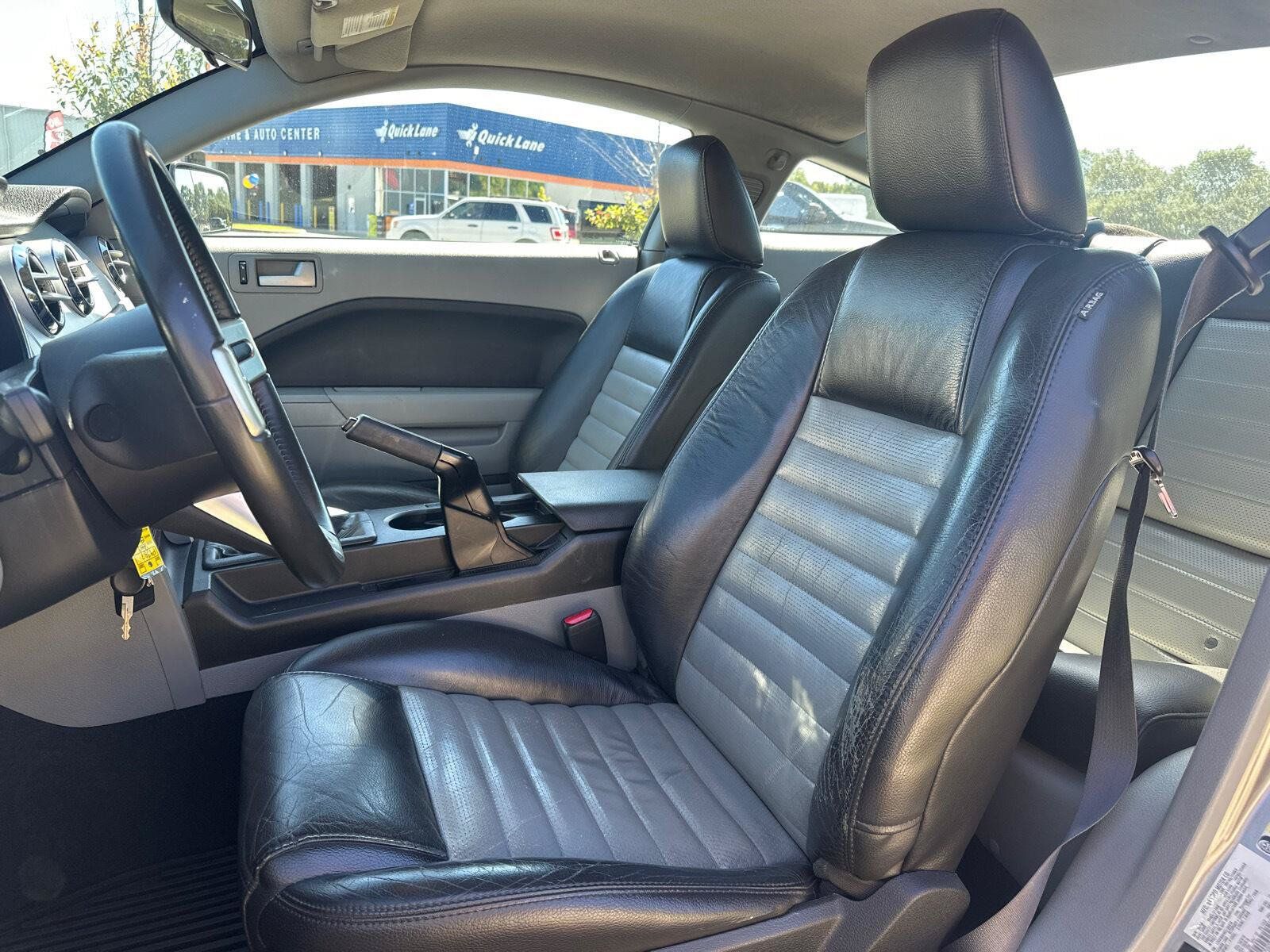 Used 2009 Ford Mustang GT Premium RWD image 3