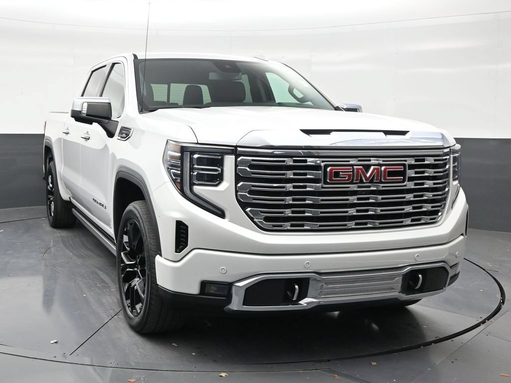 Used 2023 GMC Sierra 1500 Denali w/ Denali Carbonpro Edition AWD/4WD image 7