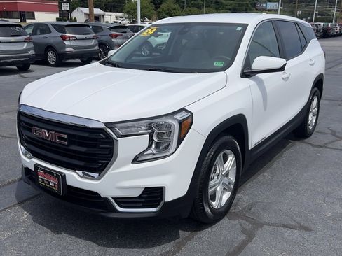 Used 2024 GMC Terrain SLE image 3
