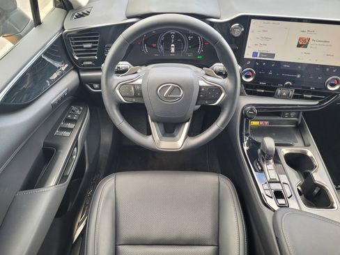 Used 2025 Lexus NX 350h AWD w/ Premium Package image 15