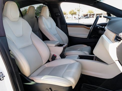 Used 2021 Tesla Model X Long Range image 37