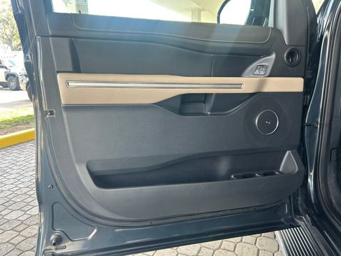 Used 2023 Ford Expedition Max Limited image 40