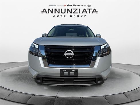 New 2025 Nissan Pathfinder SV image 8