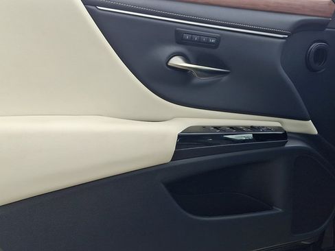 Certified 2025 Lexus ES 350 w/ Premium Package FWD image 14