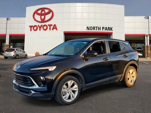 Used 2025 Buick Encore GX Preferred image 1