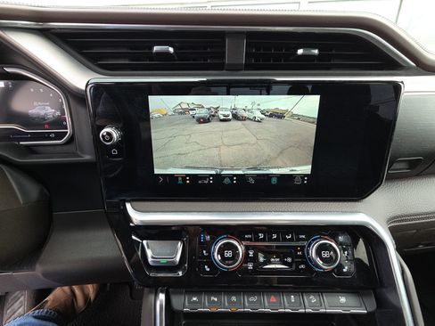 Used 2022 GMC Sierra 1500 Denali w/ Technology Package AWD/4WD image 13