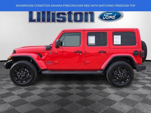 Used 2025 Jeep Wrangler Unlimited Sahara AWD/4WD image 7
