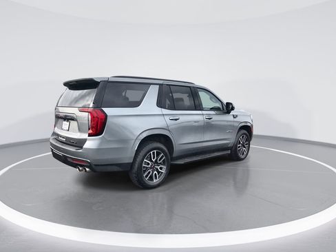 Used 2024 GMC Yukon AT4 w/ Technology Package AWD/4WD image 8