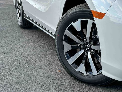 New 2026 Honda Odyssey EX-L image 3