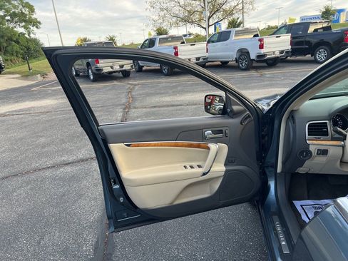 Used 2012 Lincoln MKZ image 9