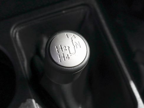 Used 2014 Toyota FJ Cruiser 4WD image 38