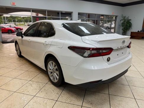 Used 2023 Toyota Camry LE FWD image 5