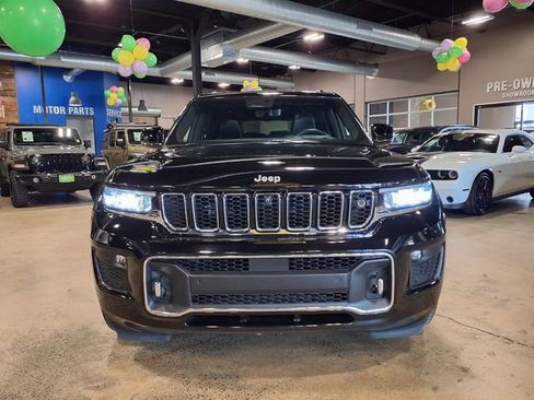 Used 2025 Jeep Grand Cherokee L Overland w/ Advanced Protech Group III AWD/4WD image 3
