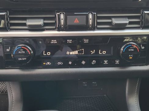 Used 2024 Nissan Pathfinder SV FWD image 19