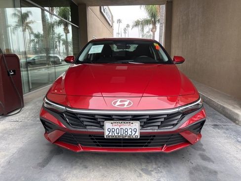 Certified 2025 Hyundai Elantra SE image 29