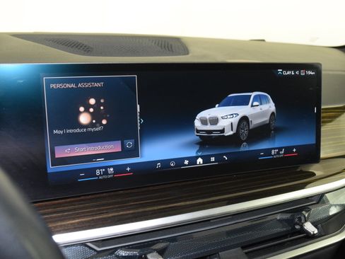 Used 2025 BMW X5 xDrive50e image 19