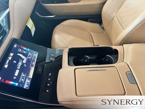 Certified 2026 INFINITI QX80 Luxe w/ Cargo Package AWD/4WD image 13