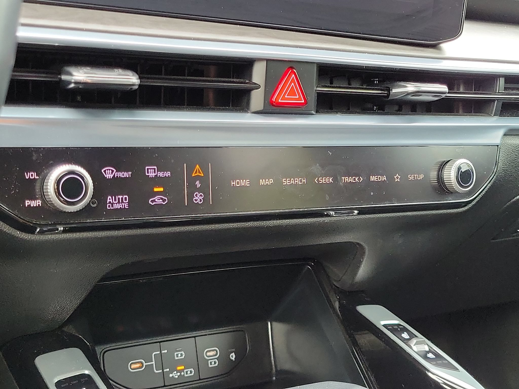 Certified 2024 Kia Sorento SX Prestige AWD/4WD image 21