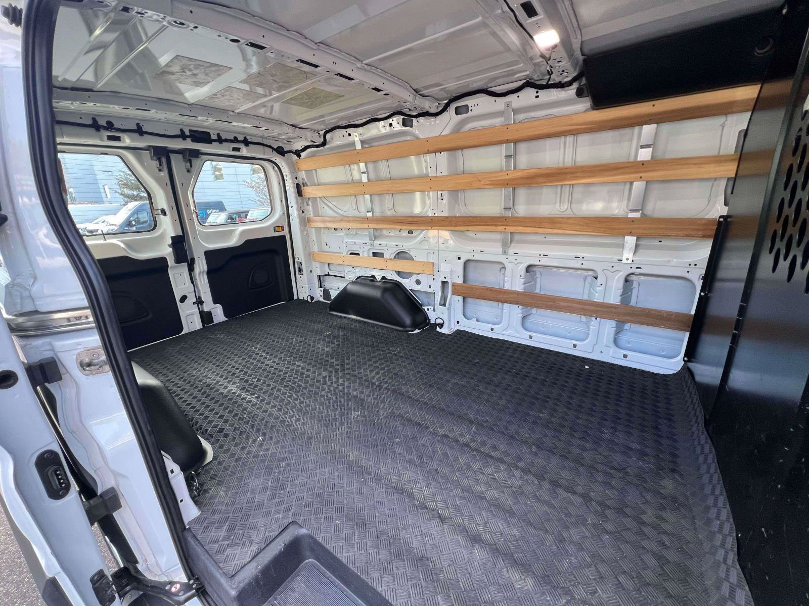 Used 2025 Ford Transit 250 Low Roof w/ Exterior Upgrade Package RWD image 24