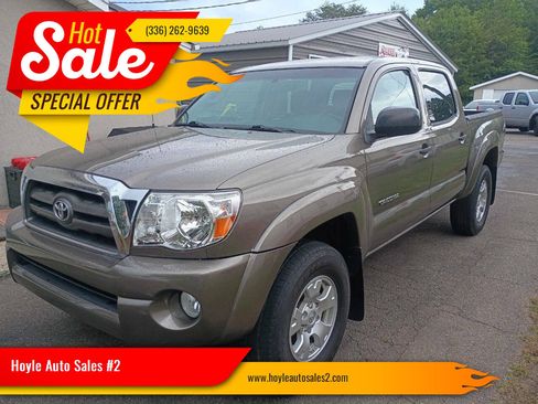 Used 2010 Toyota Tacoma PreRunner RWD image 1