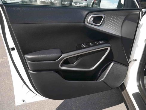Used 2024 Kia Soul LX w/ Option Group 015 FWD image 20