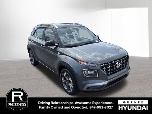 New 2026 Hyundai Venue SEL FWD image 2