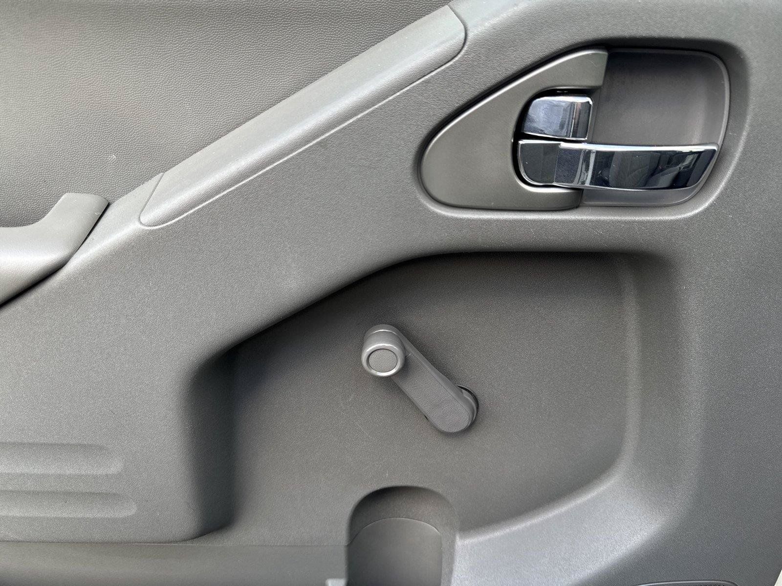 Used 2019 Nissan Frontier S RWD image 17