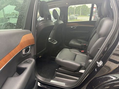 Used 2021 Volvo XC90 T6 Momentum w/ Protection Package Premier AWD/4WD image 7