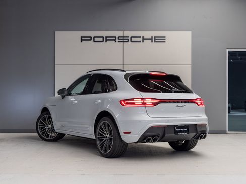 Used 2025 Porsche Macan Turbo image 3