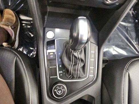 Used 2021 Volkswagen Tiguan SE AWD/4WD image 19