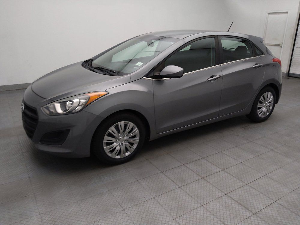Used 2017 Hyundai Elantra GT FWD image 2