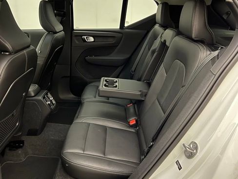 Used 2024 Volvo XC40 B5 Plus AWD/4WD image 23