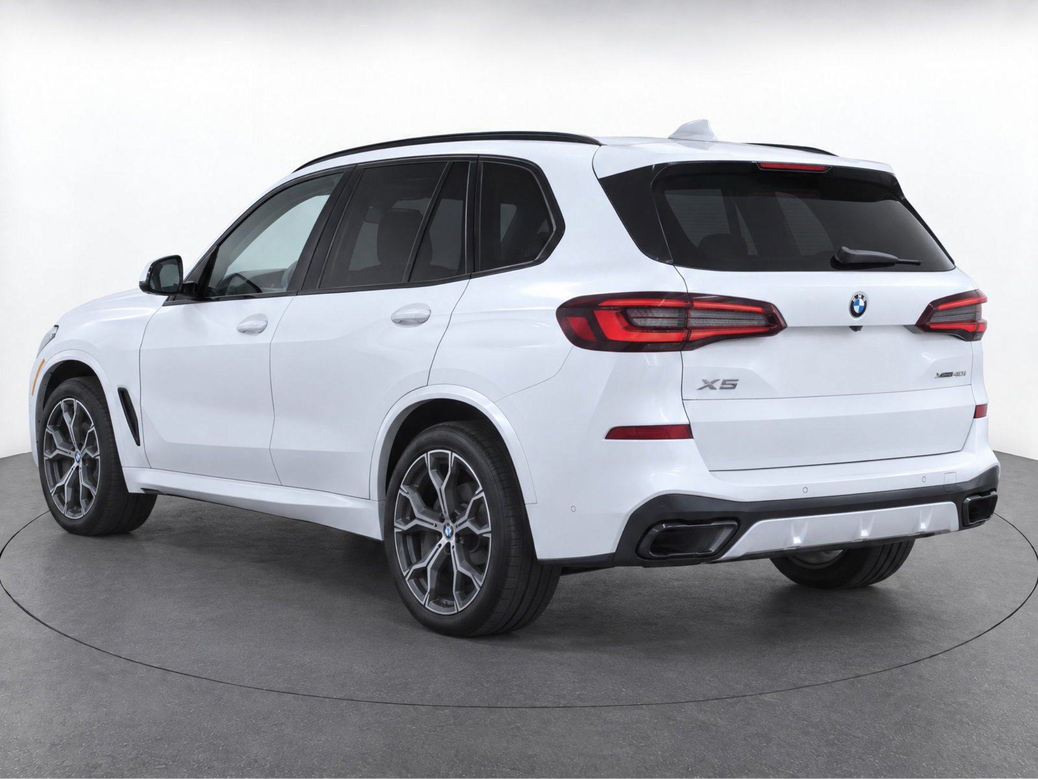 Used 2020 BMW X5 xDrive40i w/ M Sport Package AWD/4WD image 3