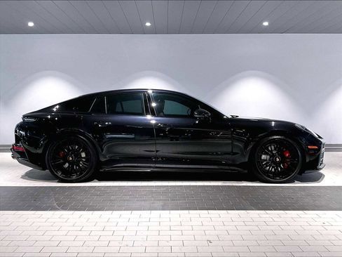 Used 2025 Porsche Panamera GTS image 11