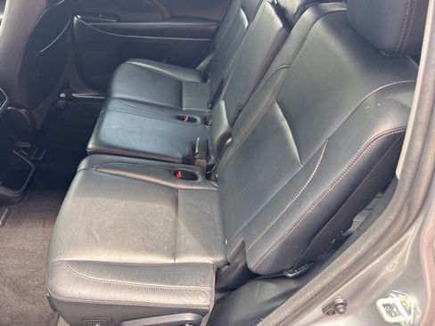 Used 2016 Toyota Highlander XLE AWD/4WD image 21
