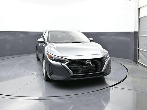 Certified 2025 Nissan Sentra S FWD image 4