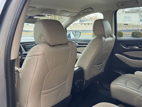 Used 2018 Buick Enclave Essence image 35