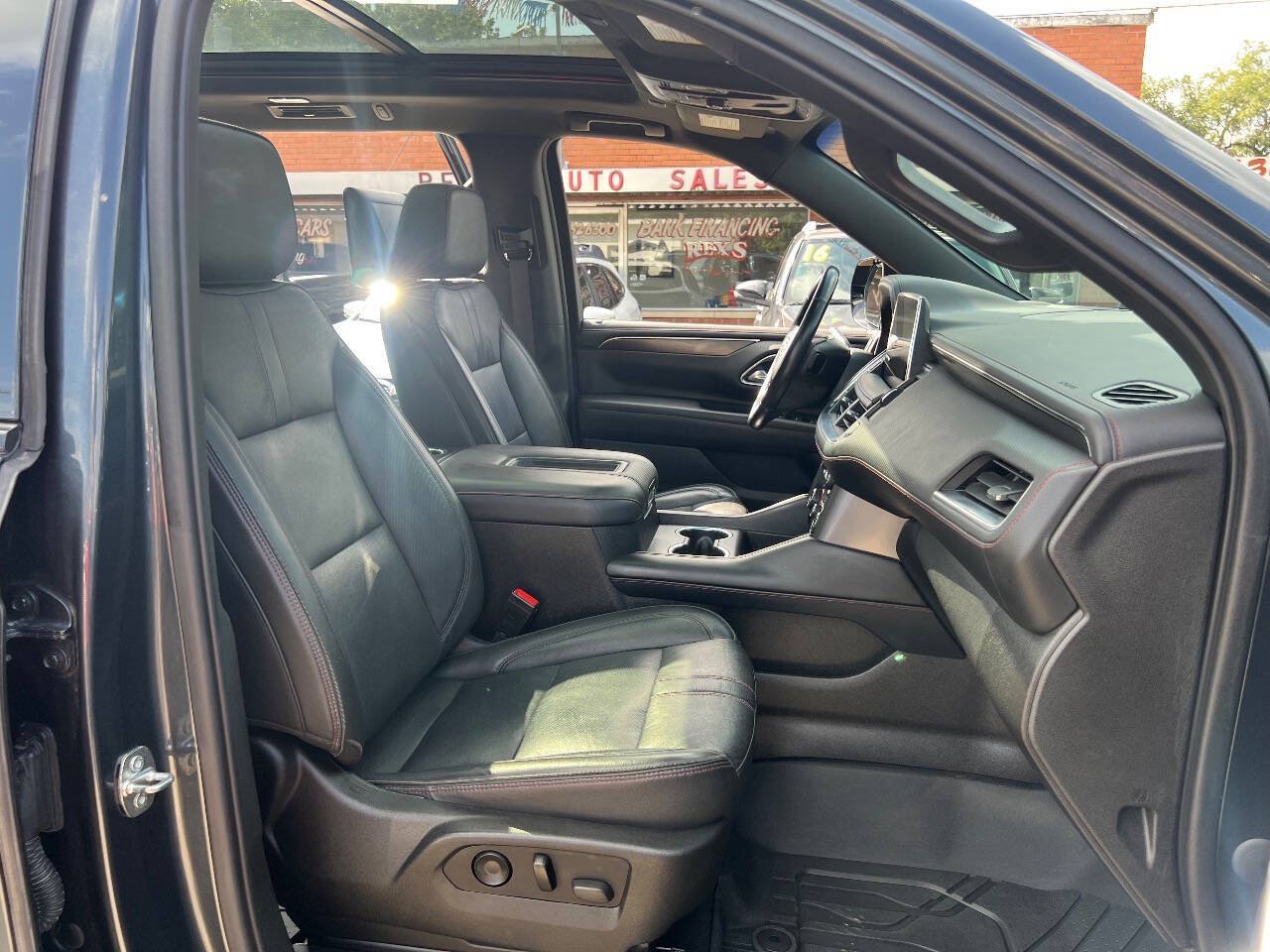 Used 2021 Chevrolet Tahoe RST w/ Luxury Package AWD/4WD image 27