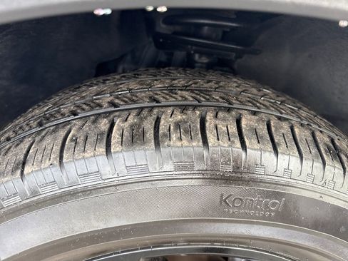 Used 2023 Ford Explorer XLT w/ Equipment Group 202A image 14