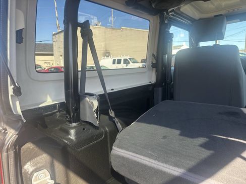 Used 2010 Jeep Wrangler Sport image 28