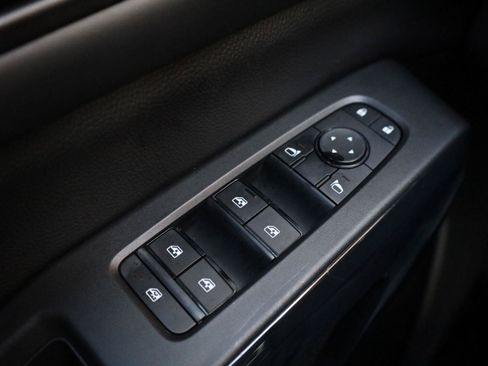 Used 2024 Nissan Pathfinder SV w/ Lighting Package (N92) FWD image 35