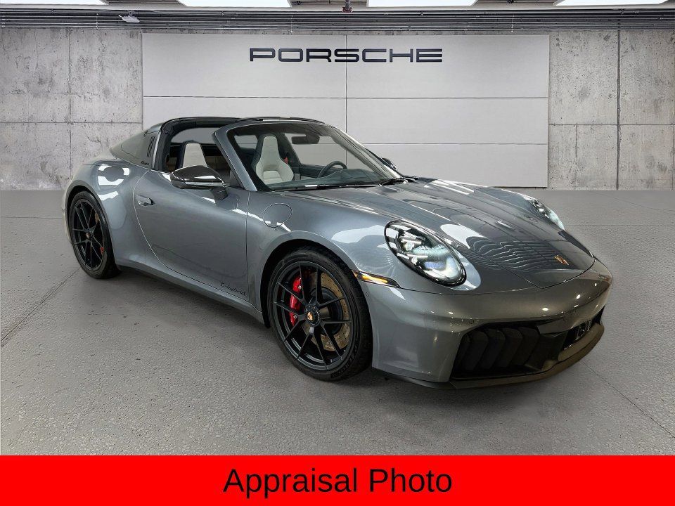 Certified 2026 Porsche 911 Targa 4 GTS AWD/4WD image 37