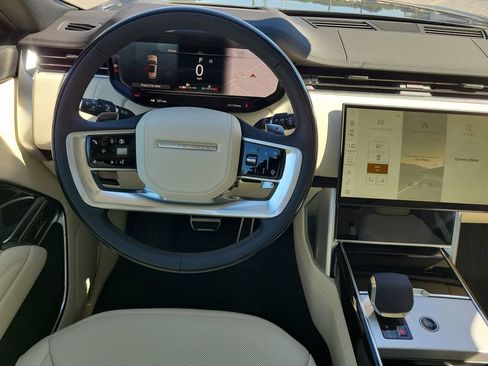 New 2026 Land Rover Range Rover Long Wheelbase SE AWD/4WD image 19