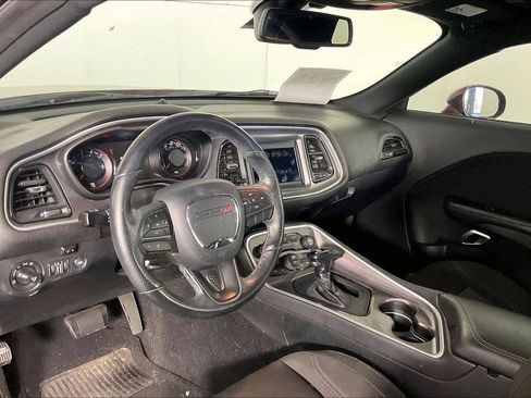 Used 2019 Dodge Challenger SXT w/ Blacktop Package RWD image 3