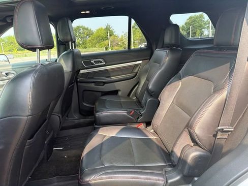 Used 2018 Ford Explorer Sport w/ Ford Safe & Smart Package AWD/4WD image 18