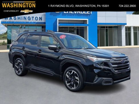 Used 2025 Subaru Forester Limited AWD/4WD image 1